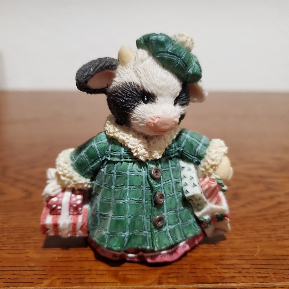 Mary's Moo Moos "Shop Till The Cows Come Home" Figurine